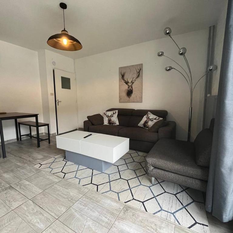 Appartement lumineux 2 pièces avec parking, idéal pour séjour en montagne - One-Bedroom Apartment - 1