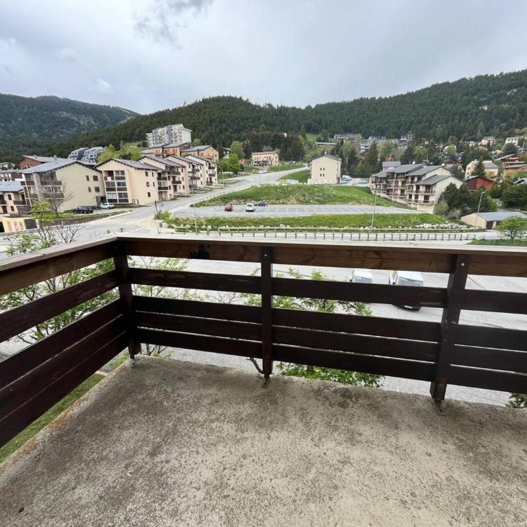Appartement lumineux 2 pièces avec parking, idéal pour séjour en montagne - One-Bedroom Apartment - 8