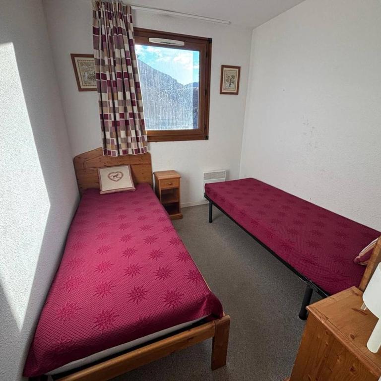 Appartement lumineux 3 pièces avec balcon et parking - Appartement 2 Chambres - 8