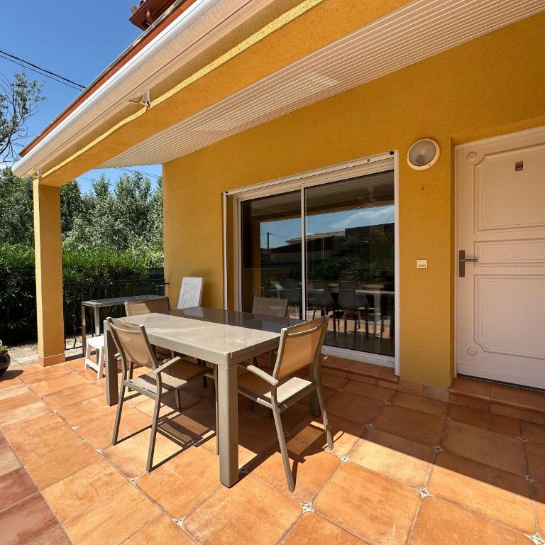 Charmant Pavillon T3 avec Jardin et Piscine à Valras-Plage - FR-1-781-107 - Maison de Vacances - 3