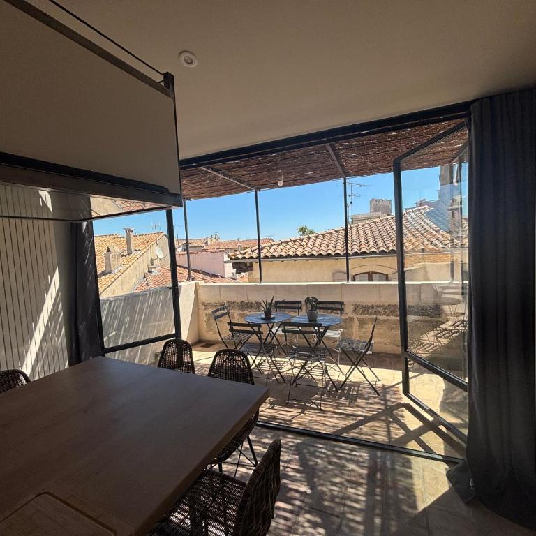 ARLES: Duplex Chic Centre - Clim & Vue Imprenable - FR-1-765-29 - Apartment - 8