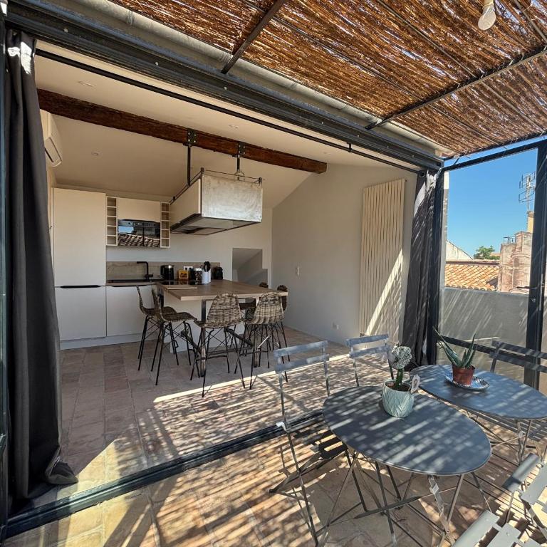 ARLES: Duplex Chic Centre - Clim & Vue Imprenable - FR-1-765-29 - Apartment - 10