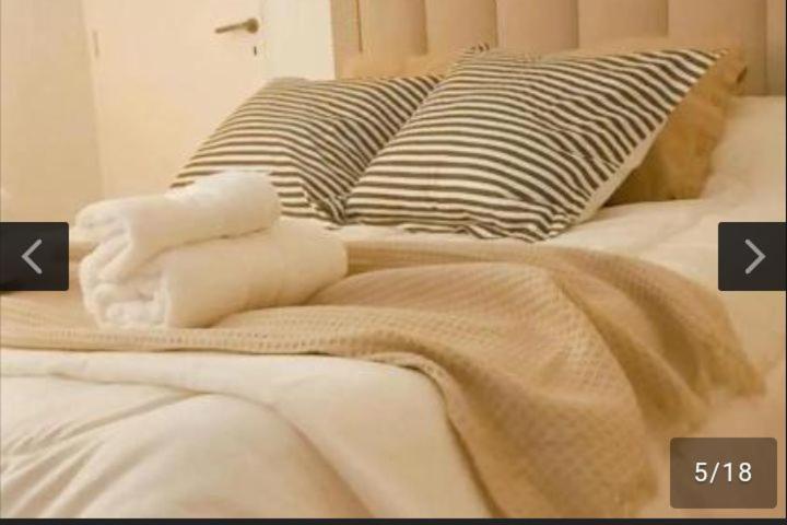 Casa Deco Asador, cochera y pileta - Casa de 3 dormitorios - 7