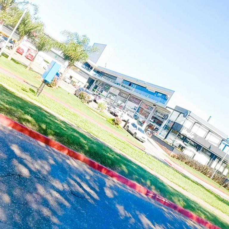 Casa Deco Asador, cochera y pileta - Casa de 3 dormitorios - 16