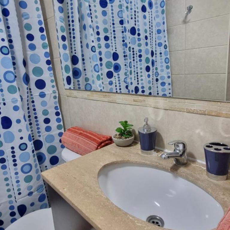 Moderno Departamento con hermosas vistas, piscina, estacionamiento, muy cerca del Metro Santa Isabel y Providencia - One-Bedroom Apartment - 15