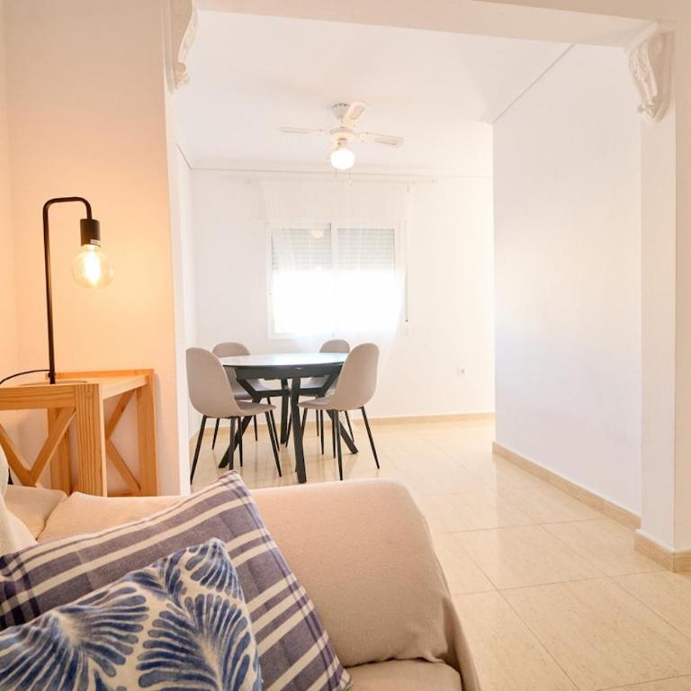 Soleado adosado esquinero - Three-Bedroom House - 16
