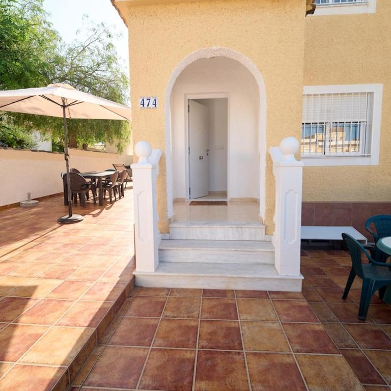 Soleado adosado esquinero - Three-Bedroom House - 4