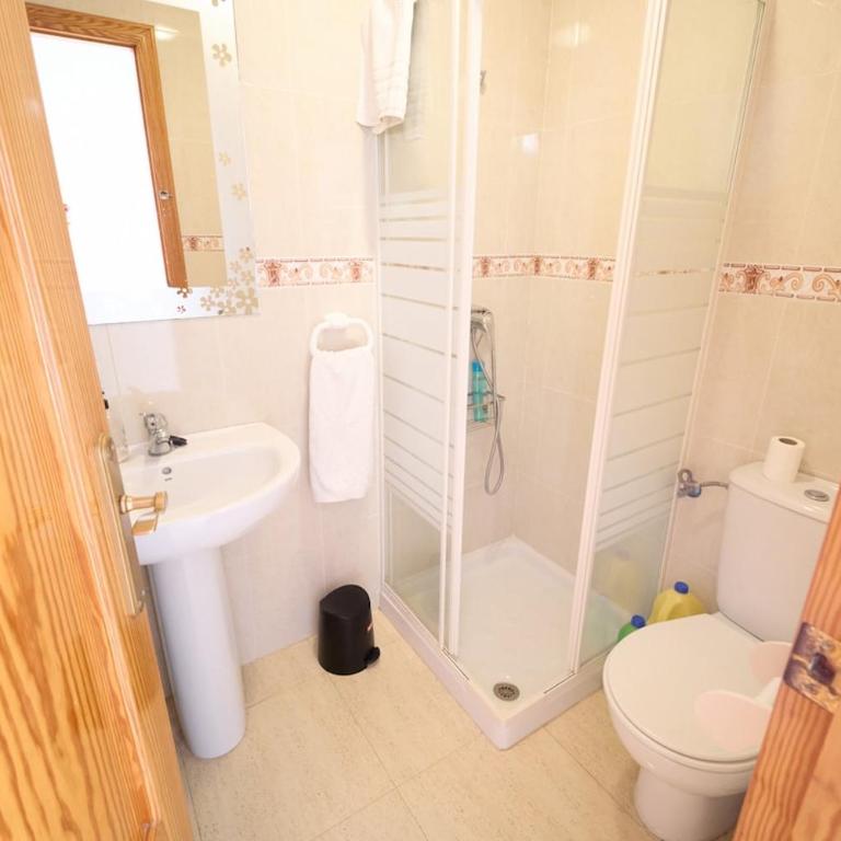 Soleado adosado esquinero - Three-Bedroom House - 21