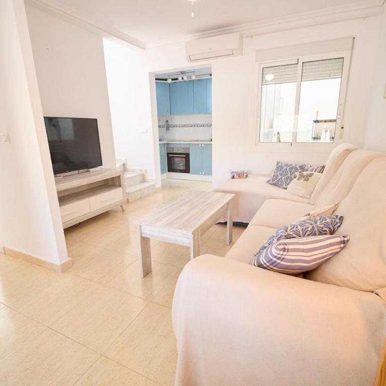 Soleado adosado esquinero - Three-Bedroom House - 17
