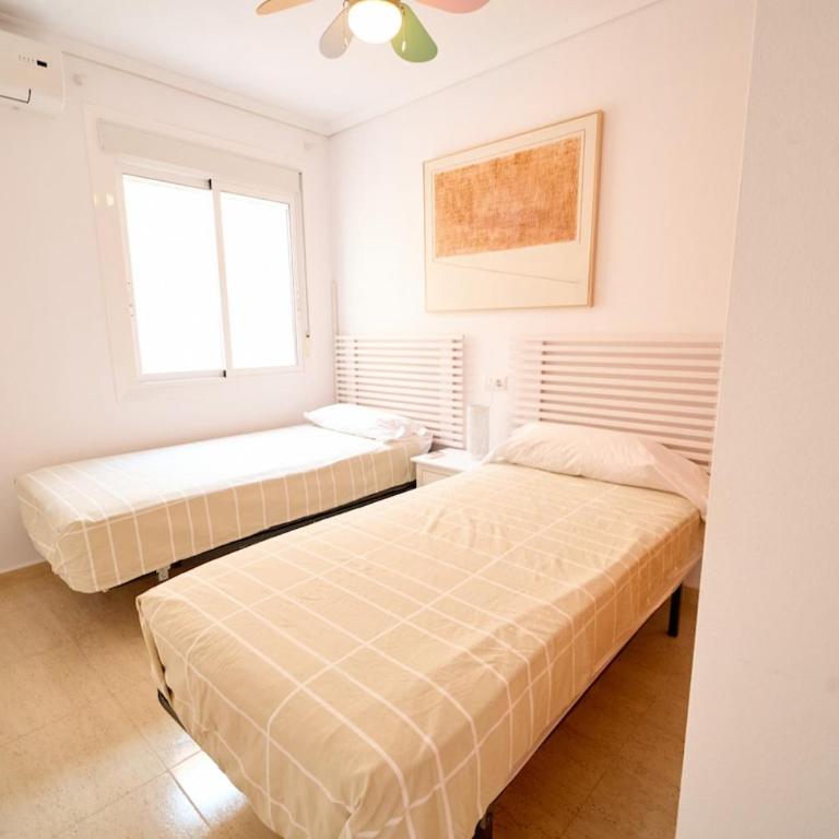 Soleado adosado esquinero - Three-Bedroom House - 32
