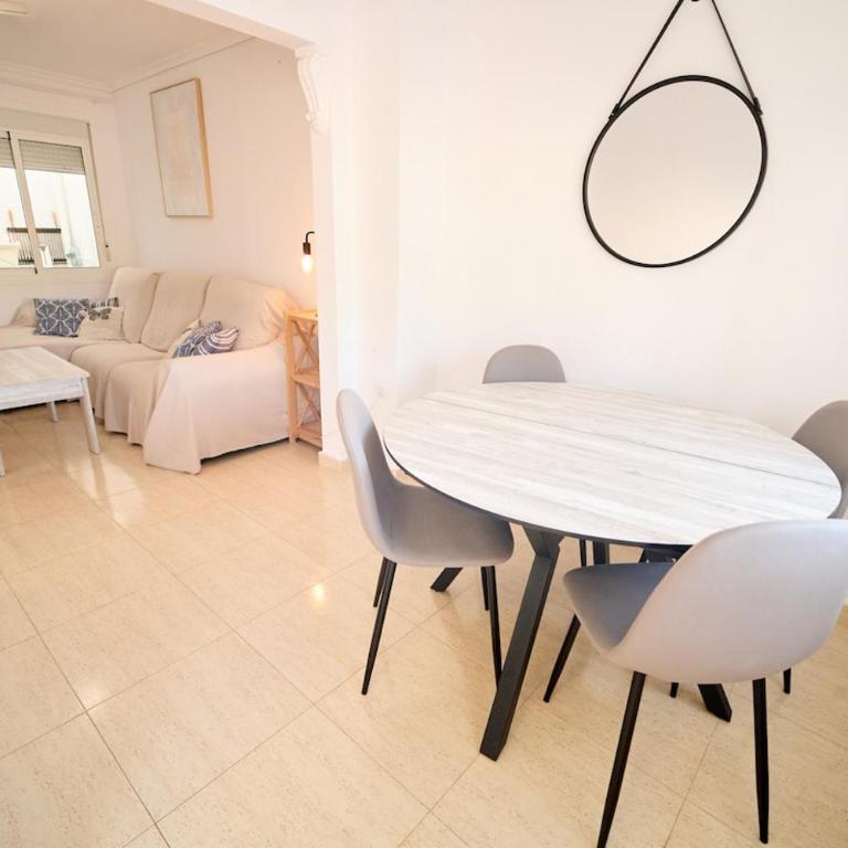 Soleado adosado esquinero - Three-Bedroom House - 12