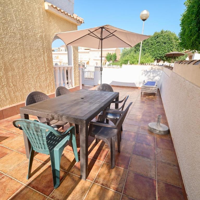 Soleado adosado esquinero - Three-Bedroom House - 6