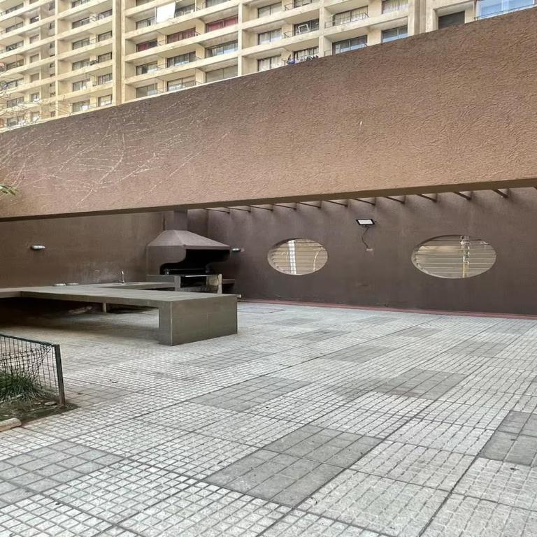 Moderno Departamento con hermosas vistas, piscina, estacionamiento, muy cerca del Metro Santa Isabel y Providencia - One-Bedroom Apartment - 23