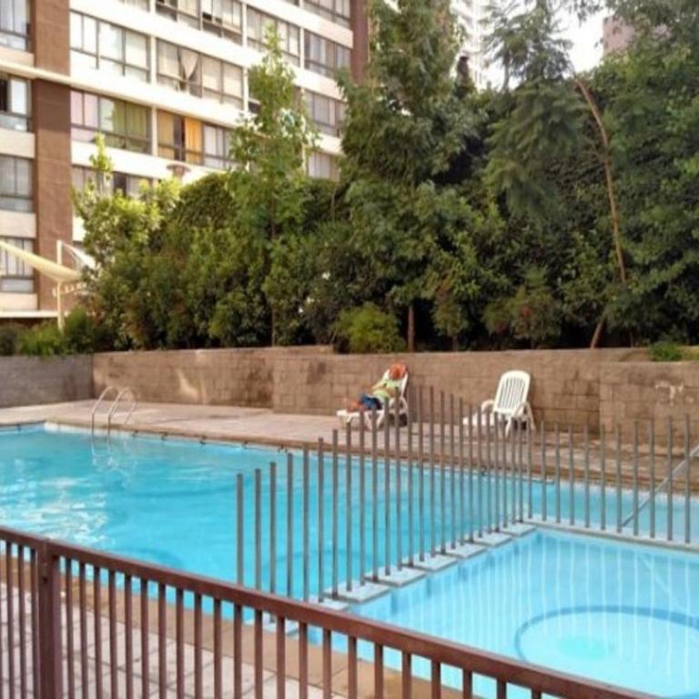 Moderno Departamento con hermosas vistas, piscina, estacionamiento, muy cerca del Metro Santa Isabel y Providencia - One-Bedroom Apartment - 17