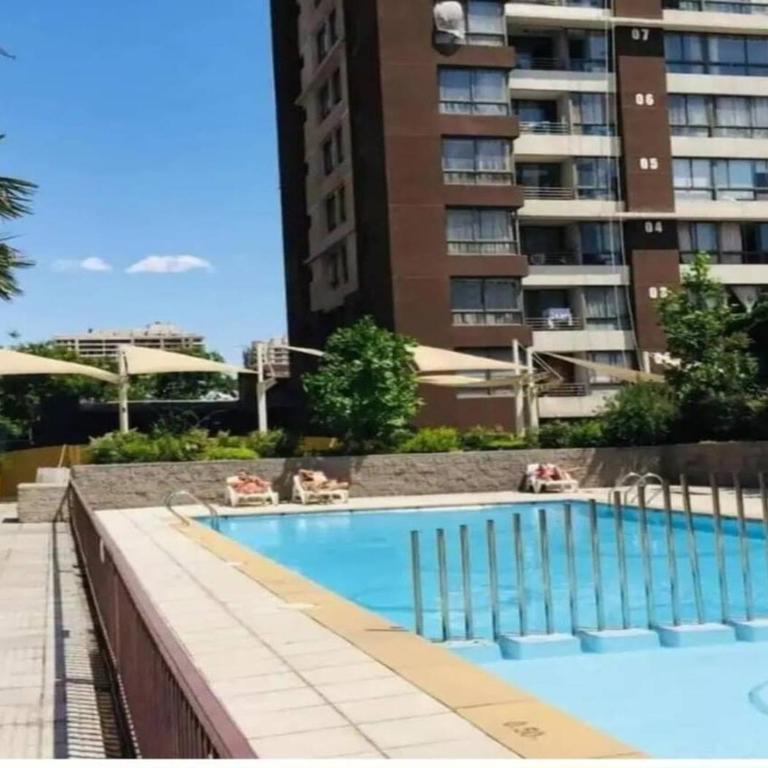 Moderno Departamento con hermosas vistas, piscina, estacionamiento, muy cerca del Metro Santa Isabel y Providencia - One-Bedroom Apartment - 19
