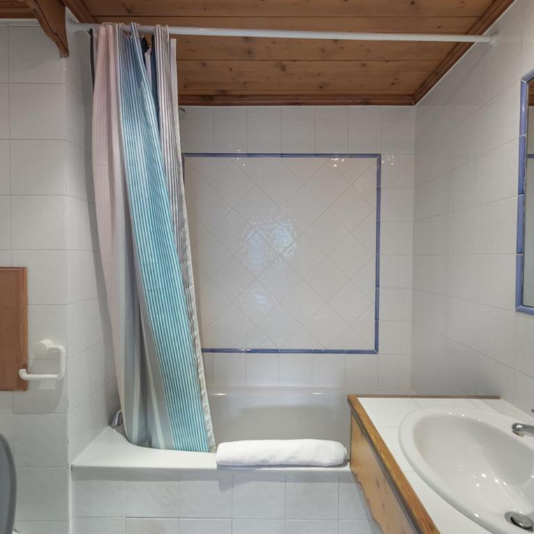 Chalet de Suzanne Meribel centre à 6min des pistes - Chalet - 23