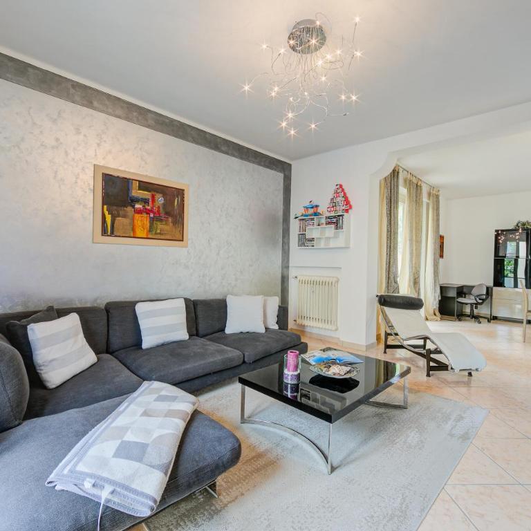 Silvy Apt Salò | Charming & Near Center - Happy Rentals - Appartamento con Balcone - 3