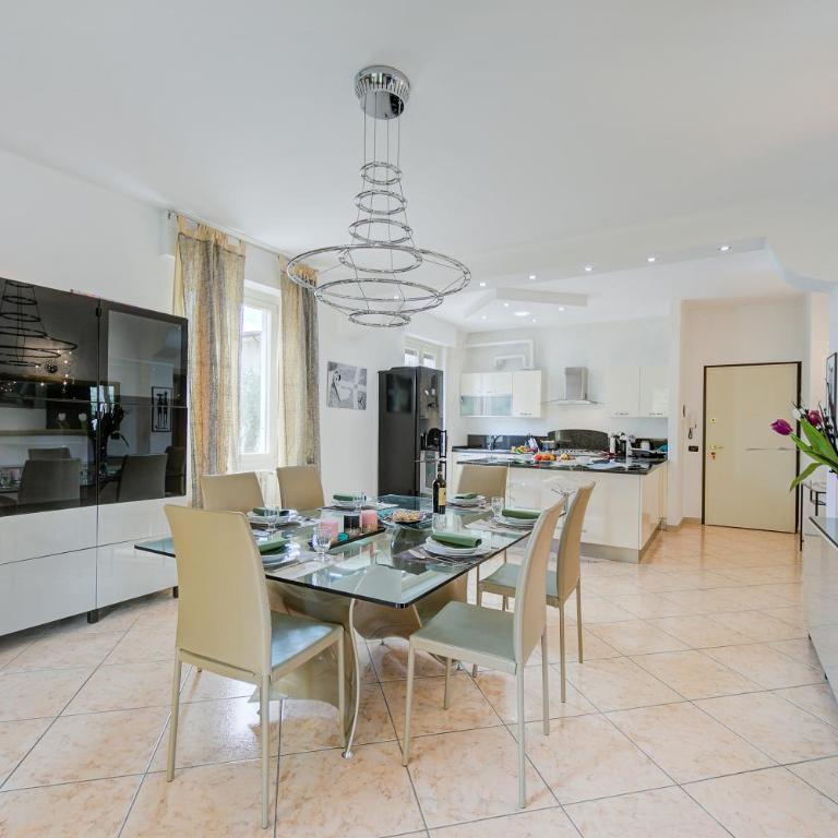 Silvy Apt Salò | Charming & Near Center - Happy Rentals - Appartamento con Balcone - 17