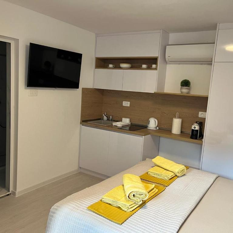 Palma Apartments - Studio with Garden View - 12