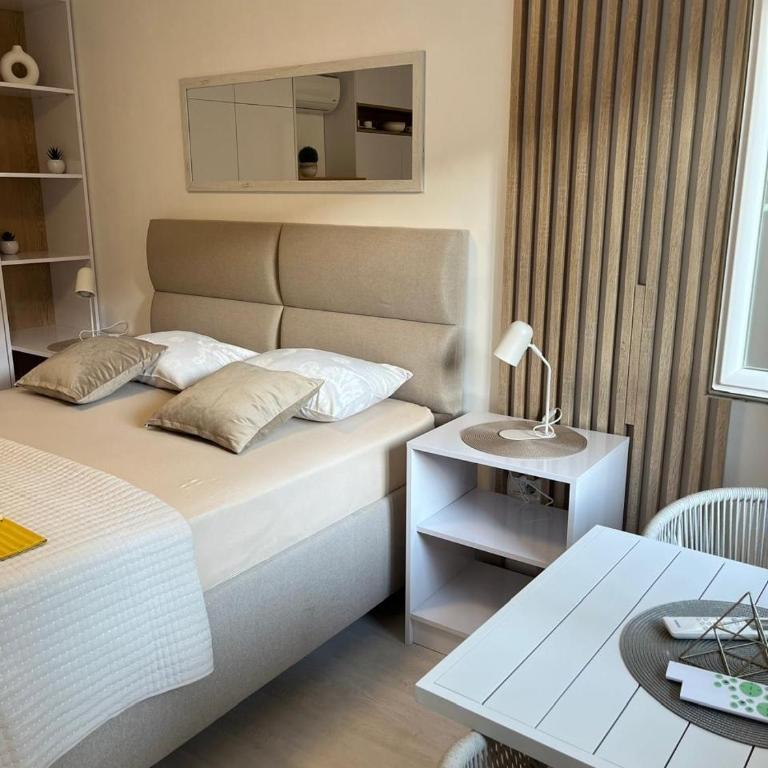 Palma Apartments - Studio with Garden View - 9