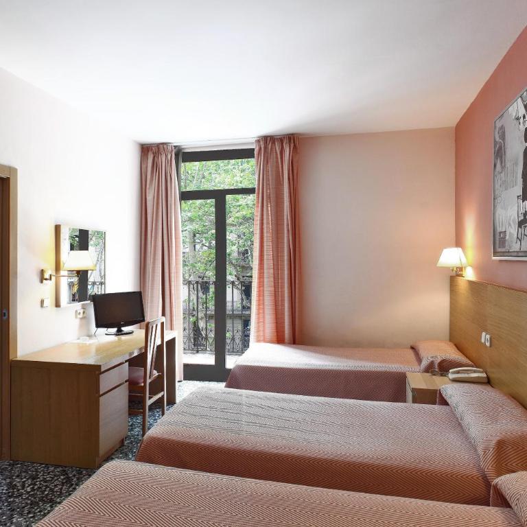 Cuatro Naciones - Triple Room with Balcony - 4