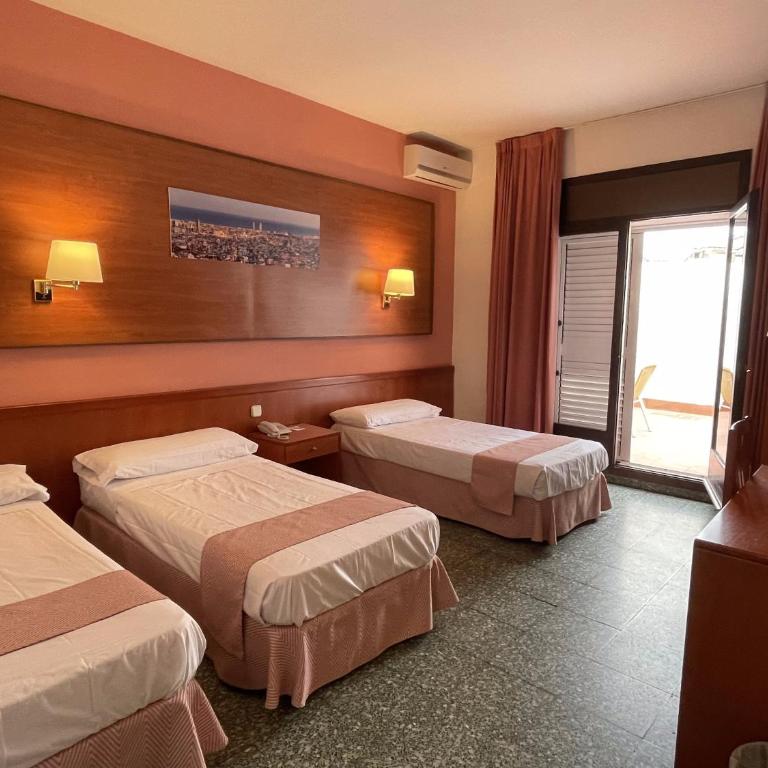 Cuatro Naciones - Budget Triple Room - 5