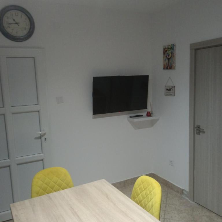 apartman19 - One-Bedroom Apartment - 10