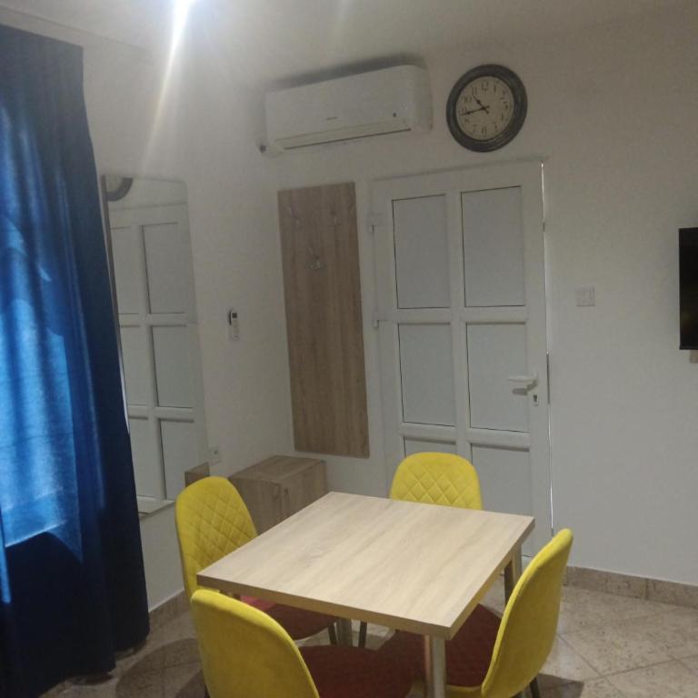 apartman19 - One-Bedroom Apartment - 4