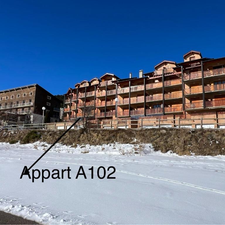 T3 les Angles entièrement rénové - Apartment mit 2 Schlafzimmern - 2
