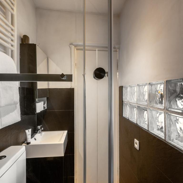Paris Rooftop Views Cosy 2 Bedroom Stay Central - Chambre Triple - 39