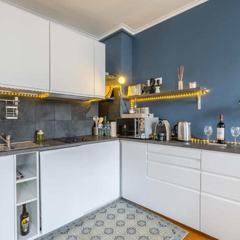Paris Rooftop Views Cosy 2 Bedroom Stay Central - Chambre Triple - 18