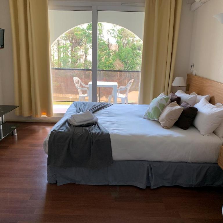 Hotel Résidence Anglet Biarritz-Parme - Chambre Double - Vue sur Piscine - 11