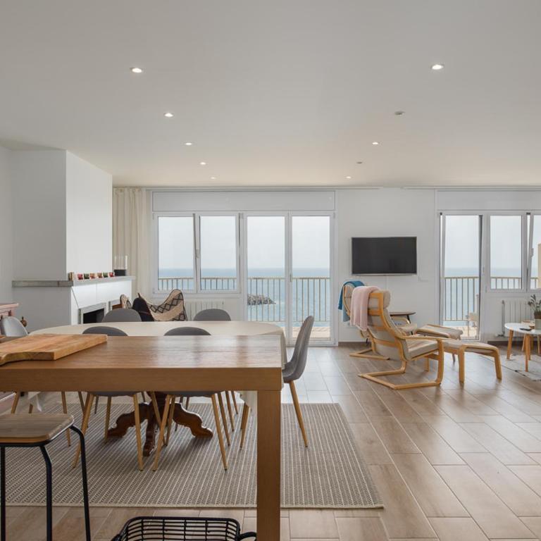 Apartament amb espectaculars vistes a Palamós - Apartamento de 3 dormitorios con balcón - 1