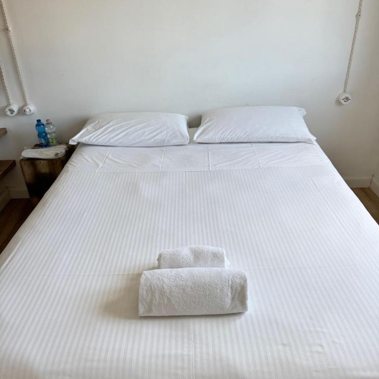 Bulldog Venice Apartment - One-Bedroom Apartment - 10
