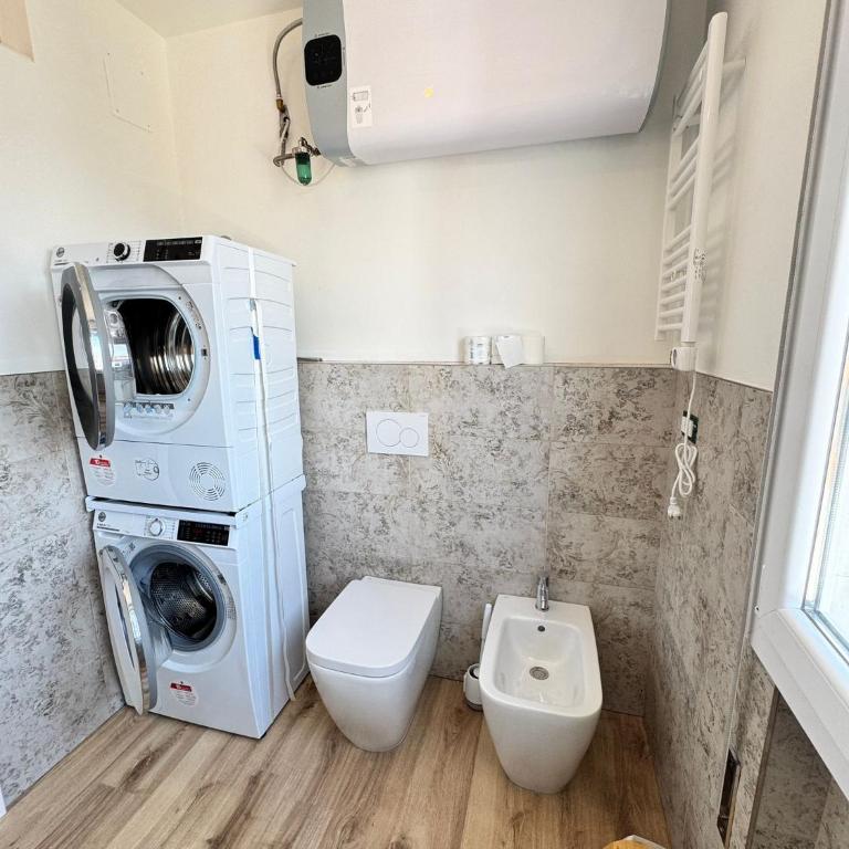 Bulldog Venice Apartment - One-Bedroom Apartment - 13