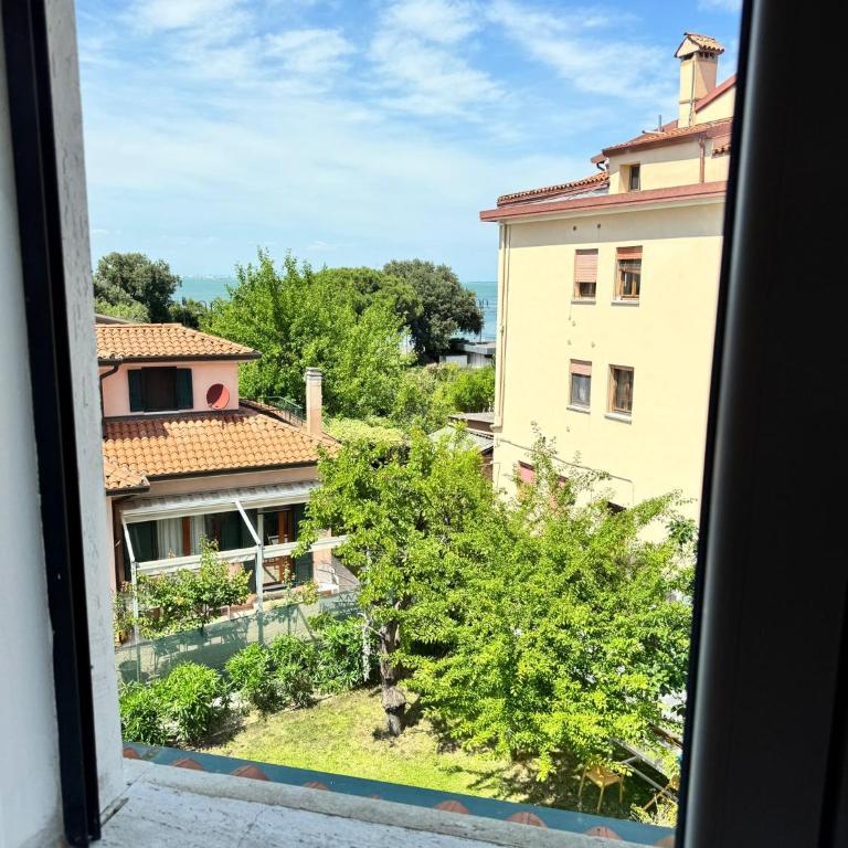 Bulldog Venice Apartment - One-Bedroom Apartment - 14