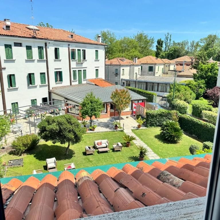 Bulldog Venice Apartment - One-Bedroom Apartment - 16