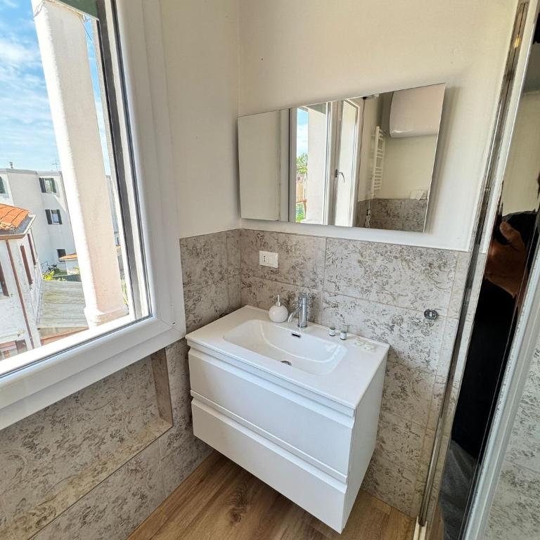 Bulldog Venice Apartment - One-Bedroom Apartment - 19