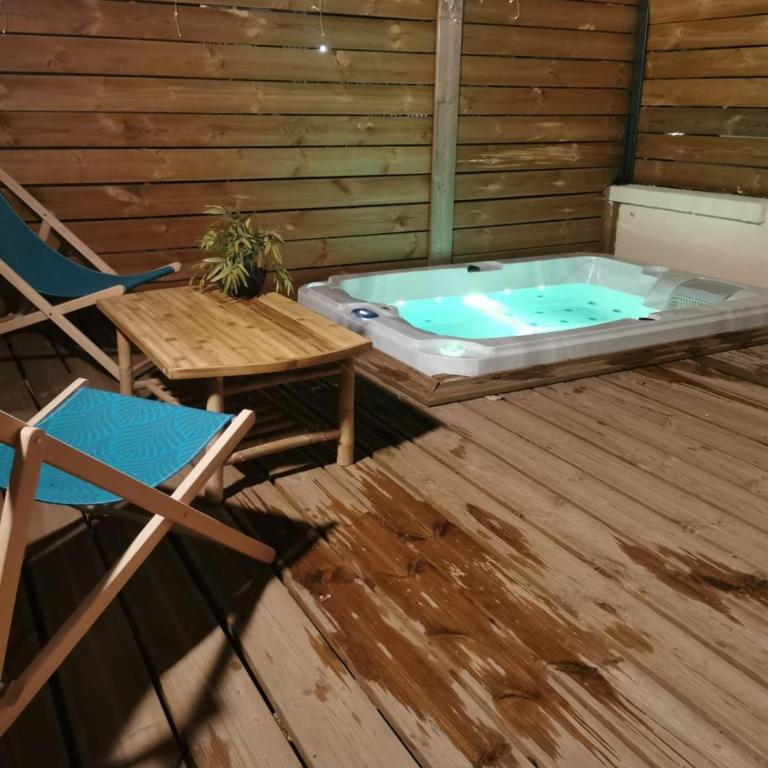 Le Chalet Champenois - Jacuzzi - Terrasse - Calme - Ciné Netflix - Maison 1 Chambre - 69