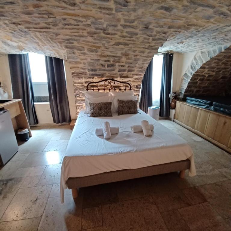 Hébergement insolite avec jacuzzi privatif Millau - Appartement Supérieur - 11