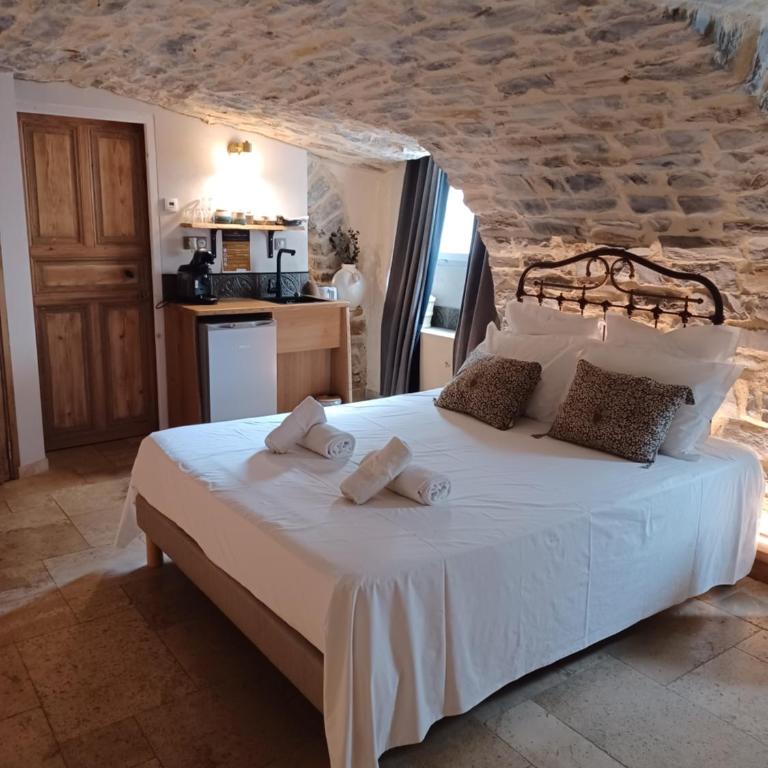 Hébergement insolite avec jacuzzi privatif Millau - Appartement Supérieur - 10