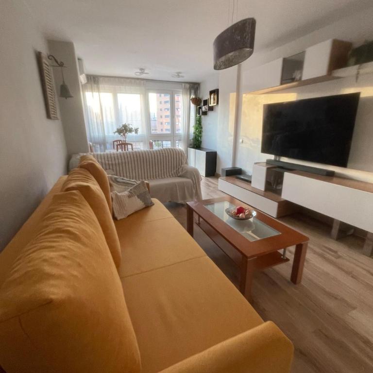 Amplio apartamento, playa, tren - Apartamento de 3 dormitorios Premium - 1