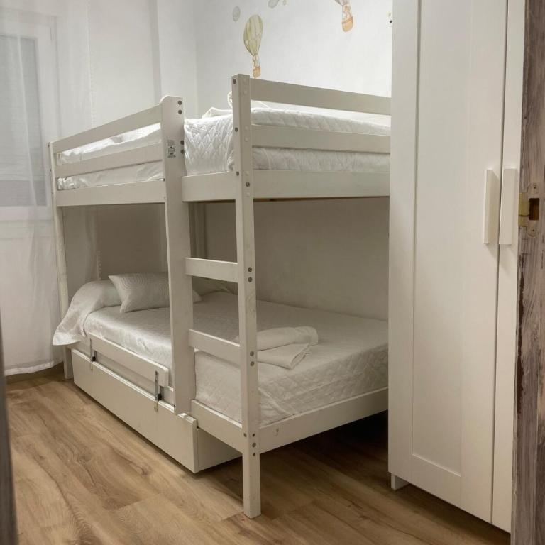 Amplio apartamento, playa, tren - Apartamento de 3 dormitorios Premium - 4