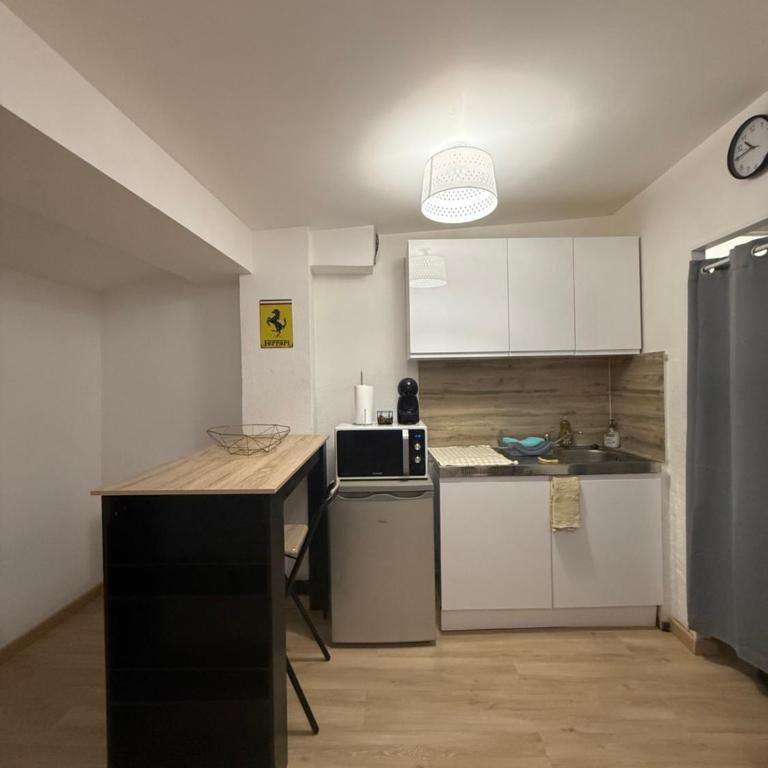 Charmant studio intra-muros - Appartement 1 Chambre - 9