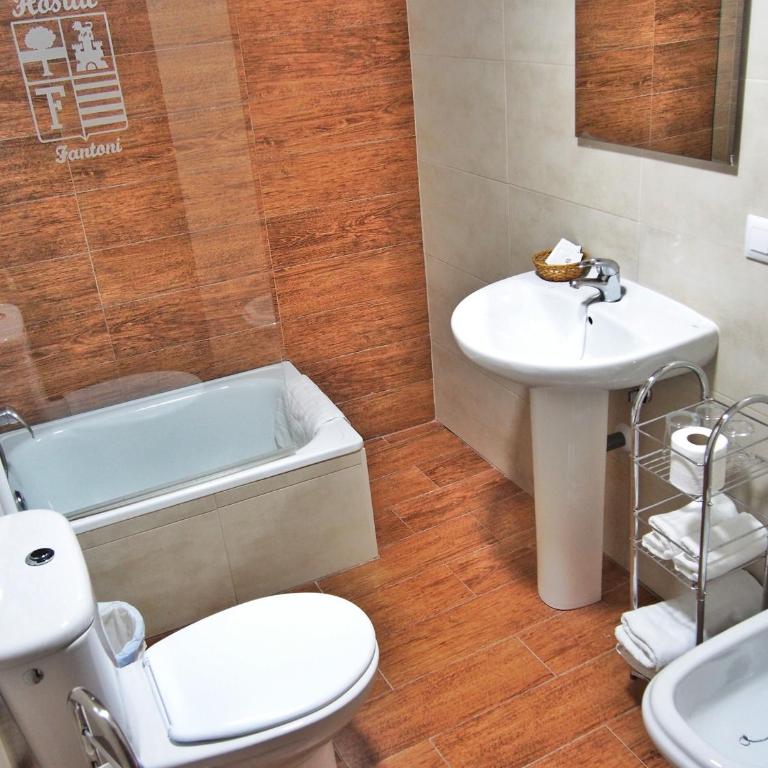 Hostal Fantoni - Habitación Triple - 6