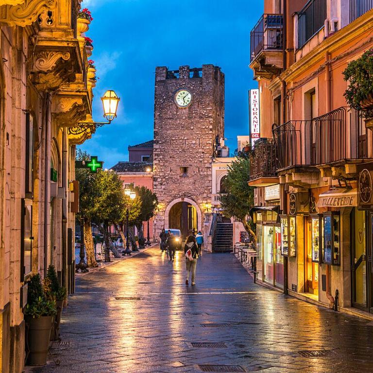 Taormina Sicilian Luxury Apartment - One-Bedroom Apartment - 25