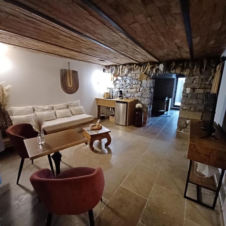 Hébergement insolite avec jacuzzi privatif Millau - Appartement Deluxe - 16