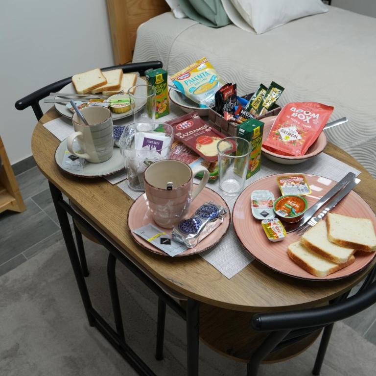 Teatar Rooms Subotica 3 - Twin Room with Private Bathroom - 2