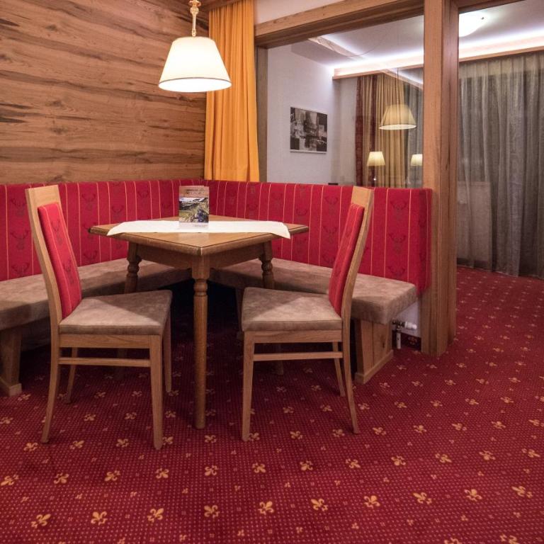 Hotel Alphof Alpbach - Familiensuite mit Balkon - 2