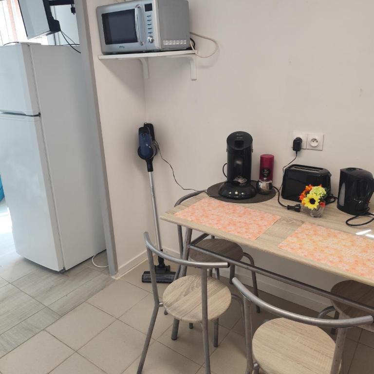 Aux portes de Camargue - One-Bedroom Apartment - 13